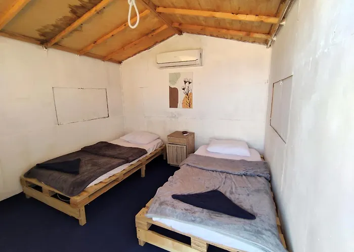 New Droub Camp Szálloda *