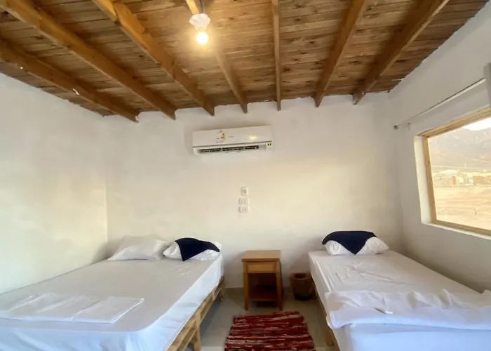 New Droub Camp Szálloda *